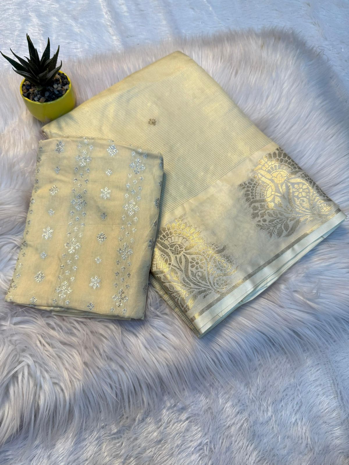 Munga Crepe Saree