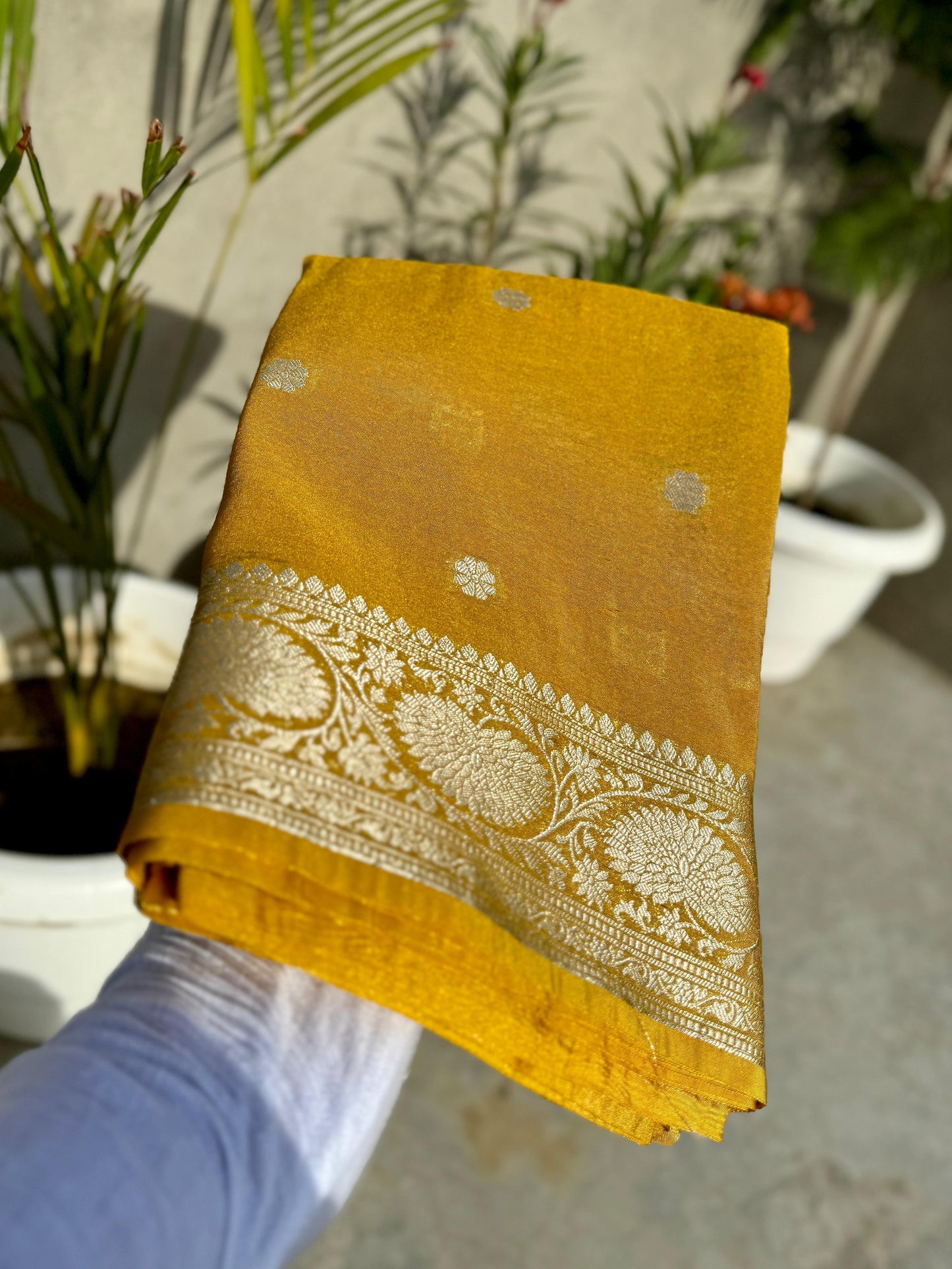 Banarasi Crushed Tissue